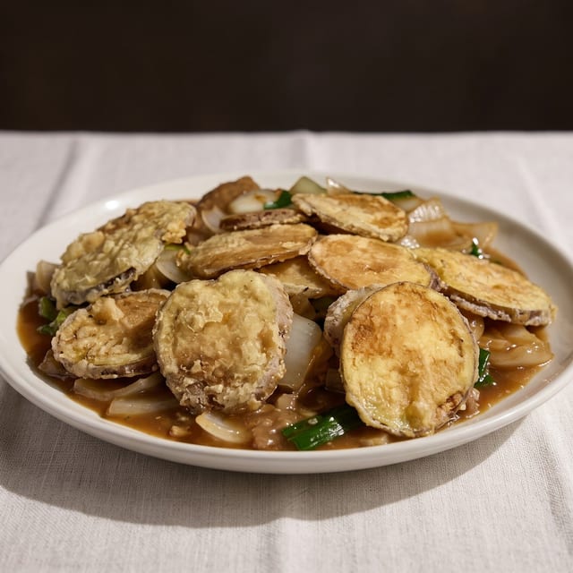 Beef with Crispy Potato Chips.